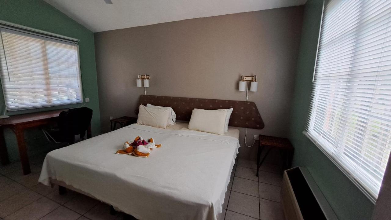 Kootney Resorts Portsmouth Екстер'єр фото
